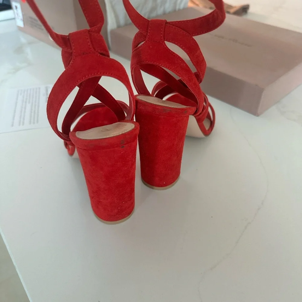 Gianvito Rossi Red Heels Elegant and Chic - Picture 4 of 7
